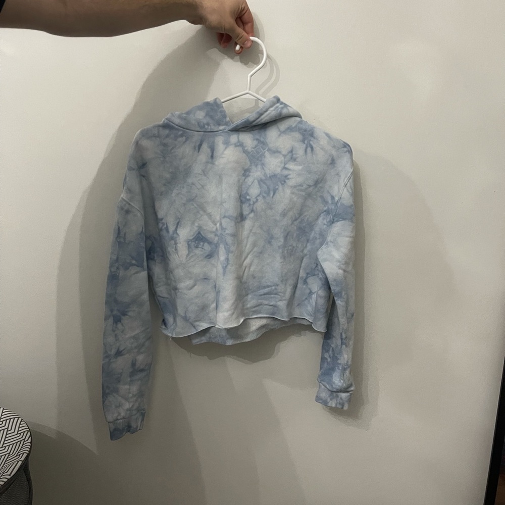 cropped tie dye sweatshirt